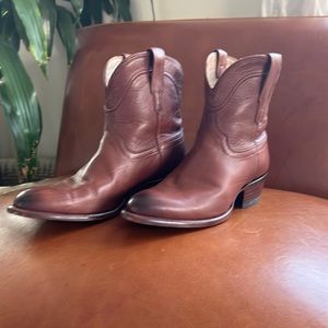 New Tecova’s womens boots 9.5; never worn!